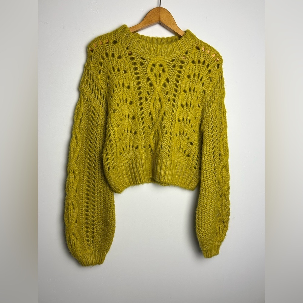 Urban Outfitters Cable knit‎ Crop Sweater Size XS Mustard long Sleeve old money